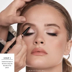 Anastasia Beverly Hills Brow Definer kulmakynä 0,2 g