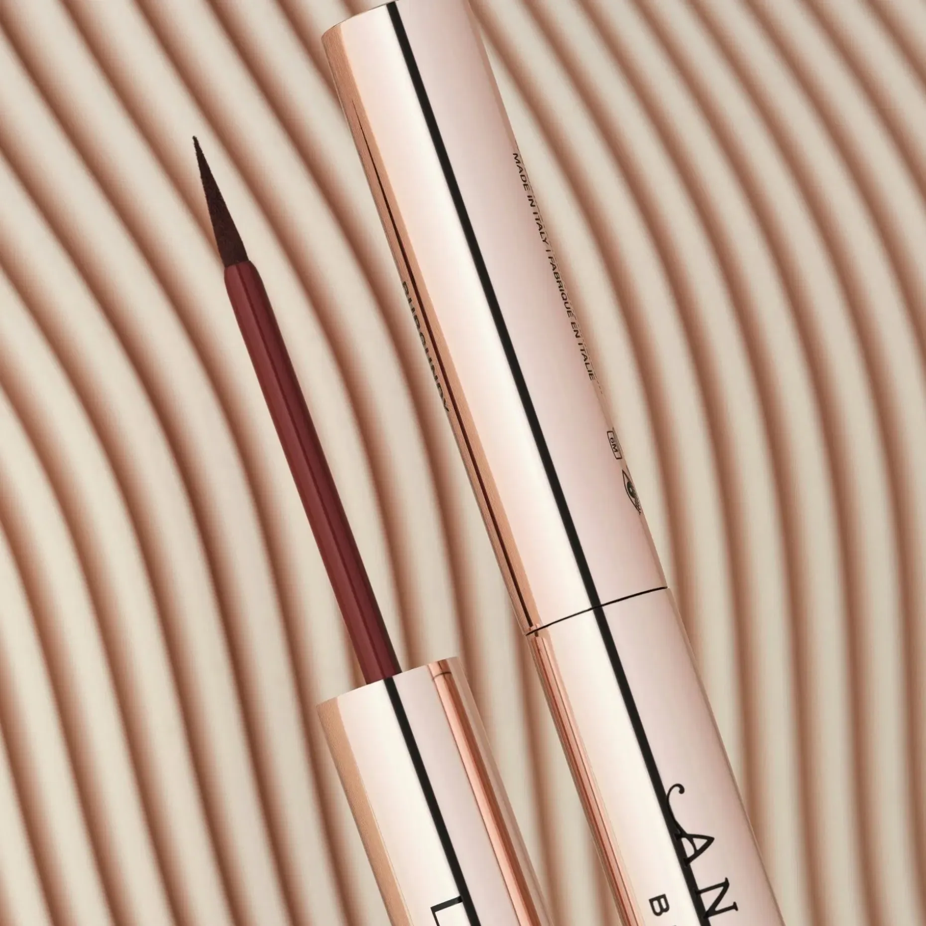 Anastasia Beverly Hills Liquid Eyeliner silmänrajauskynä 2,4 ml