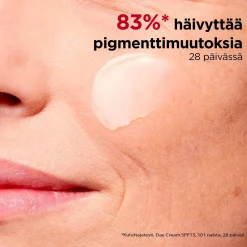 Clarins Super Restorative Day Cream SPF 15 päivävoide 50 ml