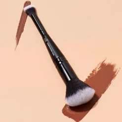 e.l.f. cosmetics Complexion Duo Brush meikkisivellin