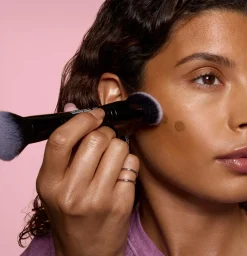 e.l.f. cosmetics Liquid Bronzer & Contour Duo Brush sivellin