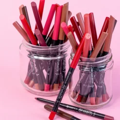 essence 8h matte comfort lipliner huultenrajauskynä 0,3 g