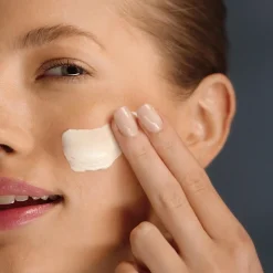 Estée Lauder Revitalizing Supreme+ Night Intensive Restorative Creme yövoide 50 ml