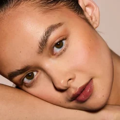 Fenty Beauty Bright Fix Instant Brightening + Blurring Powder puuteri 8.50g