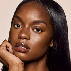 Fenty Beauty Cheeks Out Freestyle Cream Bronzer voidemainen aurinkopuuteri 6,23 g