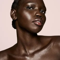 Fenty Beauty Diamond Bomb All Over Diamond Veil hohdepuuteri 8 g