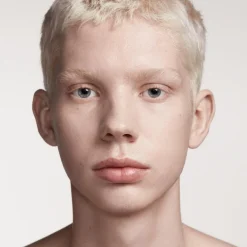 Fenty Beauty Eaze Drop Blur + Smooth Tint Stick kasvomeikkipuikko 9 g