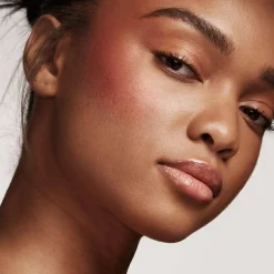 Fenty Beauty Killawatt Foil Freestyle Highlighter korostuspuuteri 7,5 g