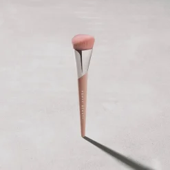 Fenty Beauty Natural Luminous Foundation Brush meikkivoidesivellin