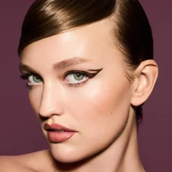 Fine Linez Lash Line-Enhancing Eyeliner silmänrajauskynä 0.1 gr