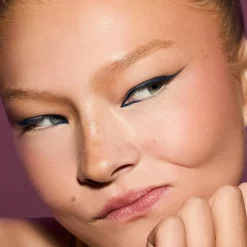 Fine Linez Lash Line-Enhancing Eyeliner silmänrajauskynä 0.1 gr