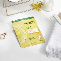 Garnier SkinActive Vitamin C Sheet Mask Super Hydrating + Brightening kosteuttava ja heleyttävä kangasnaamio 28 g