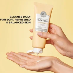 IT Cosmetics Confidence in a Cleanser puhdistusaine 148 ml