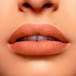 Lancôme L'Absolu Rouge Intimatte huulipuna