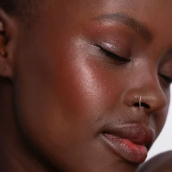 LH cosmetics Artistick -poskipuna 5,8 g