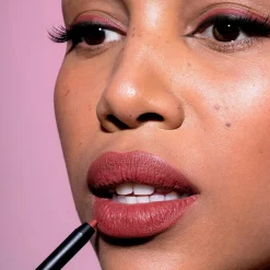 LH cosmetics Crayon -monikäyttöinen rajauskynä 1,1 g