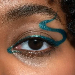 LH cosmetics Crayon -monikäyttöinen rajauskynä 1,1 g