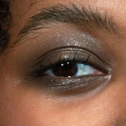 LH cosmetics Crayon -monikäyttöinen rajauskynä 1,1 g