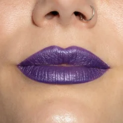 LH cosmetics Crayon -monikäyttöinen rajauskynä 1,1 g