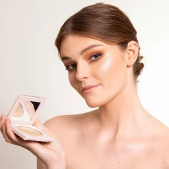 LH cosmetics Infinity Bronzer -aurinkopuuteri 7 g