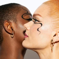 LH cosmetics Infinity Ink -silmänrajaustussi 0,5 ml