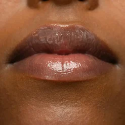 LH cosmetics Plush -huulikiilto 10 ml