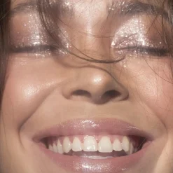 LH cosmetics Sparkl -nestemäinen luomiväri 3,3 ml