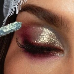 LH Cosmetics x Jenna Tanisha Sparkl -nestemäinen luomiväri 3,3 ml