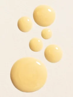 Lumene VALO Heleyttävä silmänympärysseerumi 10 ml