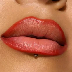 MAC Cosmetics Lipglazer Glossy Liner -huultenrajauskynä 0,25 g