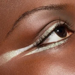 MAC Cosmetics Metamorphosis Prismatica Liquid Eye Liner -nestemäinen rajauskynä 2 ml