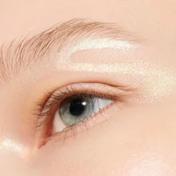 MAC Cosmetics Metamorphosis Prismatica Liquid Eye Liner -nestemäinen rajauskynä 2 ml