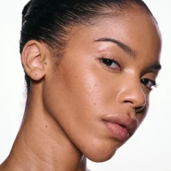 MAC Cosmetics Skinfinish Lightstruck Liquid Highlighter -korostusväri 15 ml