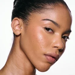 MAC Cosmetics Skinfinish Lightstruck Liquid Highlighter -korostusväri 15 ml