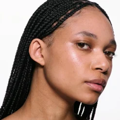 MAC Cosmetics Skinfinish Lightstruck Liquid Highlighter -korostusväri 15 ml