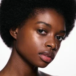 MAC Cosmetics Skinfinish Lightstruck Liquid Highlighter -korostusväri 15 ml