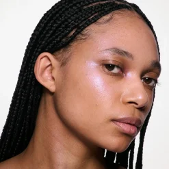 MAC Cosmetics Skinfinish Lightstruck Liquid Highlighter -korostusväri 15 ml