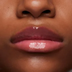 MAC Cosmetics Squirt Plumping Lipgloss Stick -huulikiilto 2,3 g