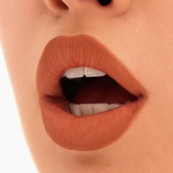 MAC Locked Kiss 24Hr Lipstick huulipuna 1,8 g