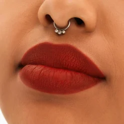 MAC Locked Kiss 24Hr Lipstick huulipuna 1,8 g