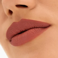 MAC Locked Kiss 24Hr Lipstick huulipuna 1,8 g