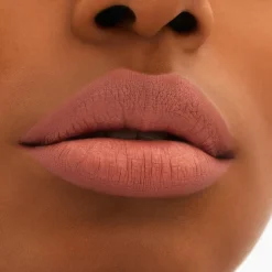 MAC Locked Kiss 24Hr Lipstick huulipuna 1,8 g