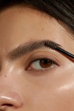 Madara Grow & Fix Tinted Brow Gel sävytetty kulmageeli 4,25 ml