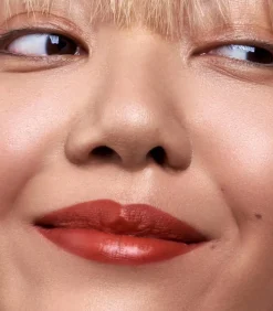 Madara Velvet Wear Lipstick huulipuna 3,8 g