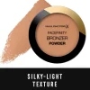 Max Factor Facefinity Powder Bronzer 01 Light Bronze 10 g aurinkopuuteri