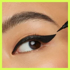 Maybelline New York Tattoo Liner Ink Pen 881 Matte Black nestemäinen silmänrajausväri 1,3g