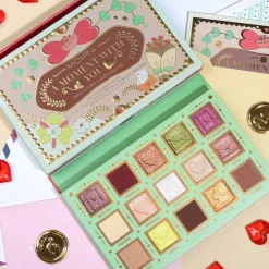 MOIRA A Moment With You Pressed Pigment Palette luomiväripaletti