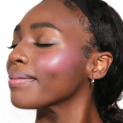 MOIRA Love Steady Liquid Blush nestemäinen poskipuna 4,8 g