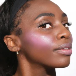 MOIRA Love Steady Liquid Blush nestemäinen poskipuna 4,8 g