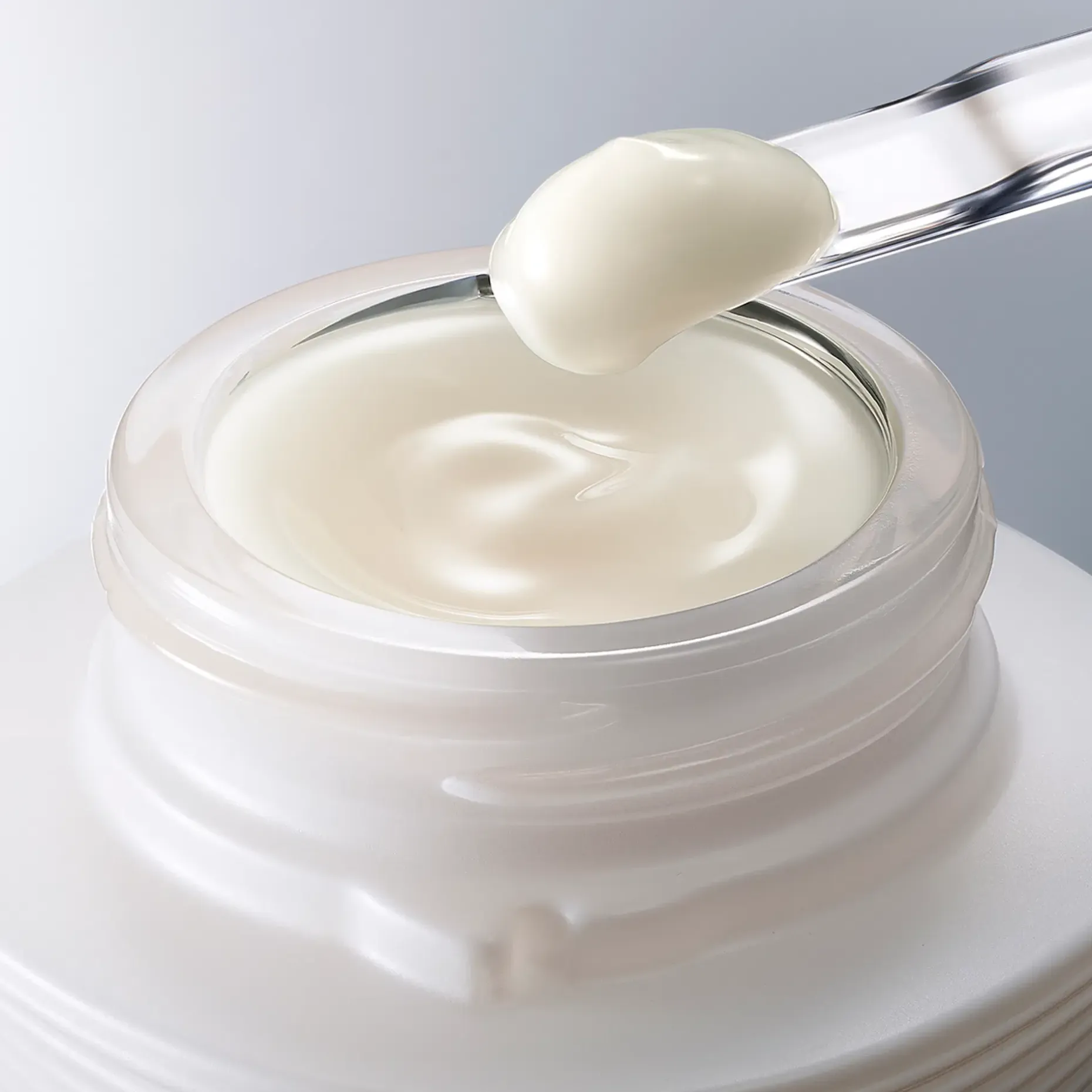 SENSAI Absolute Silk Illuminative Cream kasvovoide 40 ml